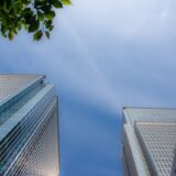 三菱地所「Defensive Offense」の真髄：丸の内を起点に描く未来都市戦略とサステナビリティ経営の全貌