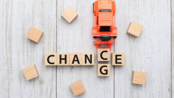 三菱自動車の新たな航路：2023年度第3四半期の業績分析と未来への展望