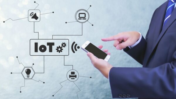 2025年、AI×IoTで進化するリアルタイムパフォーマンス監視：ビジネス成功の鍵