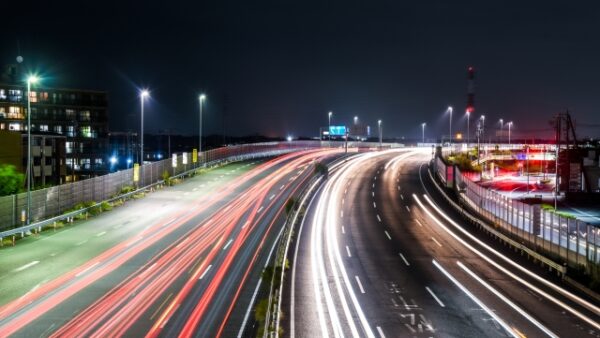 光の未来を照らす技術革新―スタンレー電気が切り開くLEDの新時代