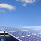 上新電機の太陽光発電革命：大型蓄電池でエネルギー効率を最大化