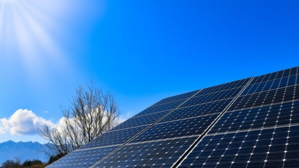 ペロブスカイト太陽電池の革命: 技術特徴、ビジネスモデル、市場動向と日本の立ち位置