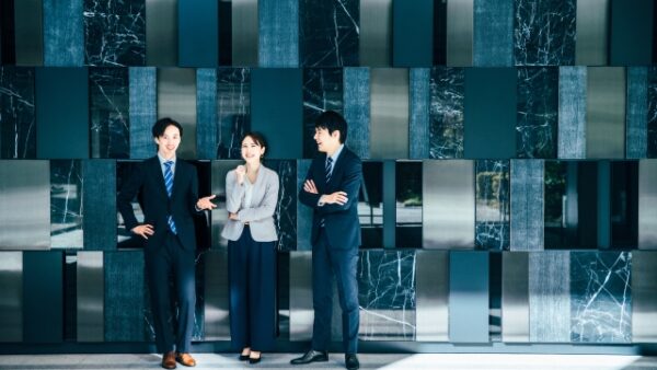 日本企業の転換点：新卒採用から中途採用への重心移動